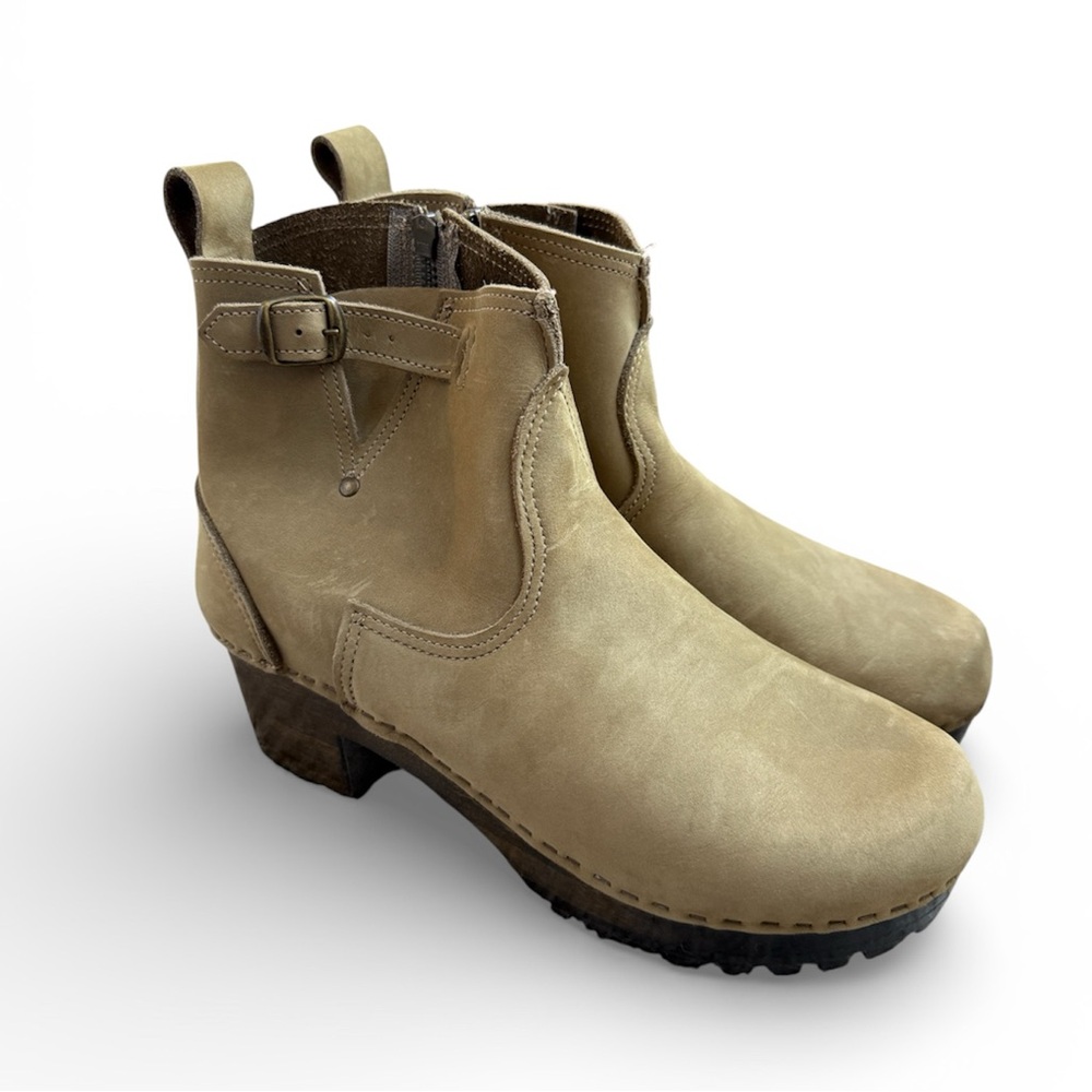 NO 6 Store Womens Light Brown Nubuck Clog Buckle  Boot 42 - size 11/11.5